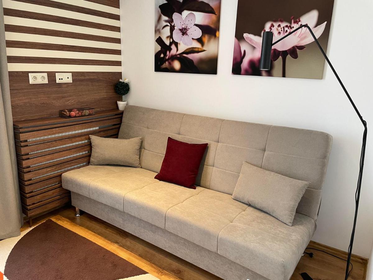 Doczy Private Apartment Debrecen Bagian luar foto