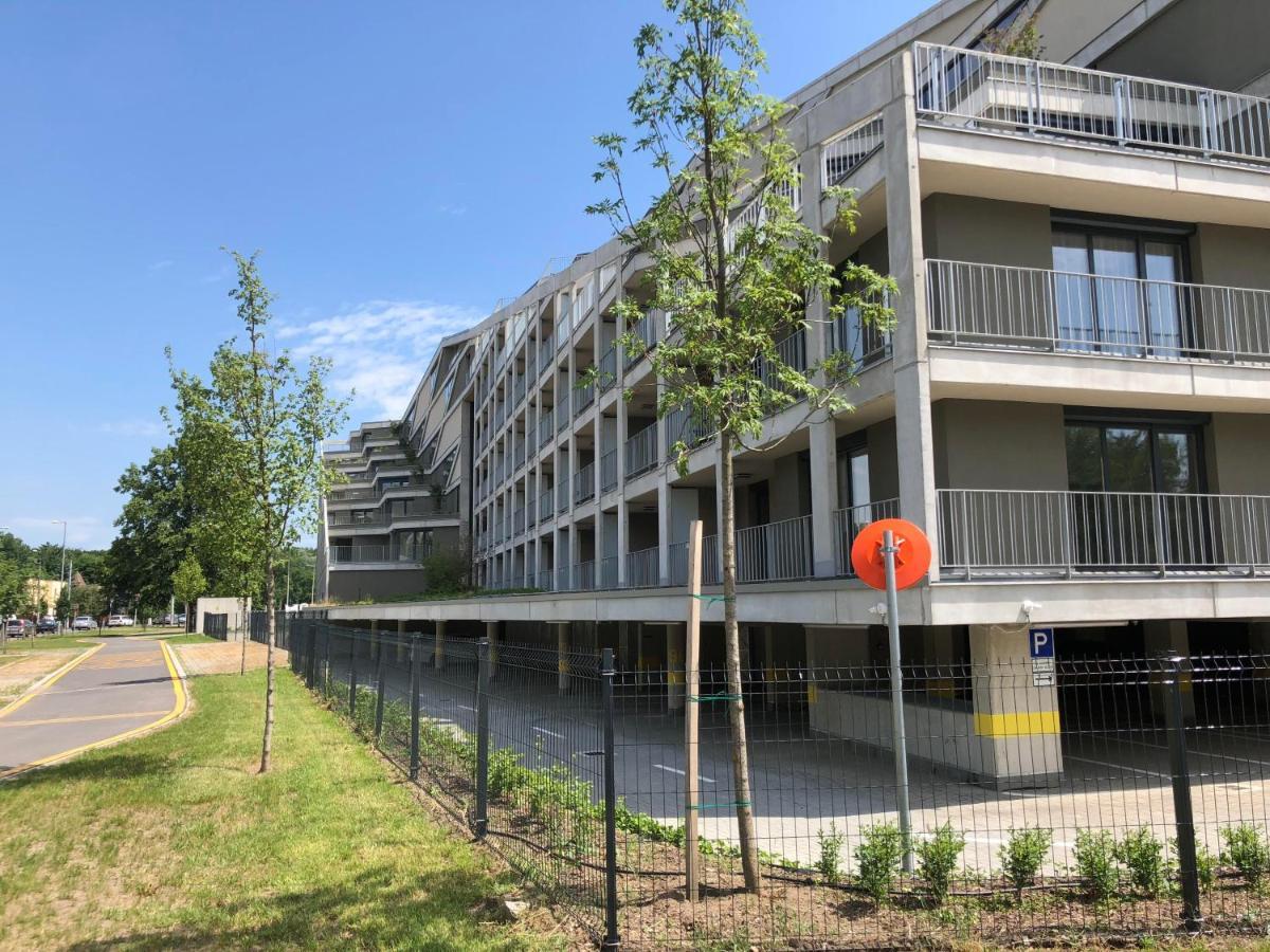 Doczy Private Apartment Debrecen Bagian luar foto