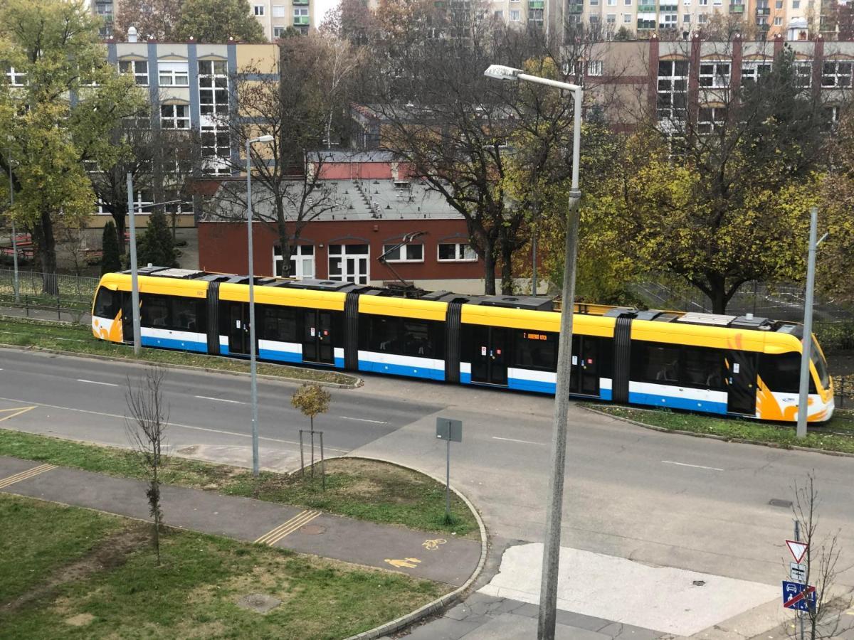 Doczy Private Apartment Debrecen Bagian luar foto