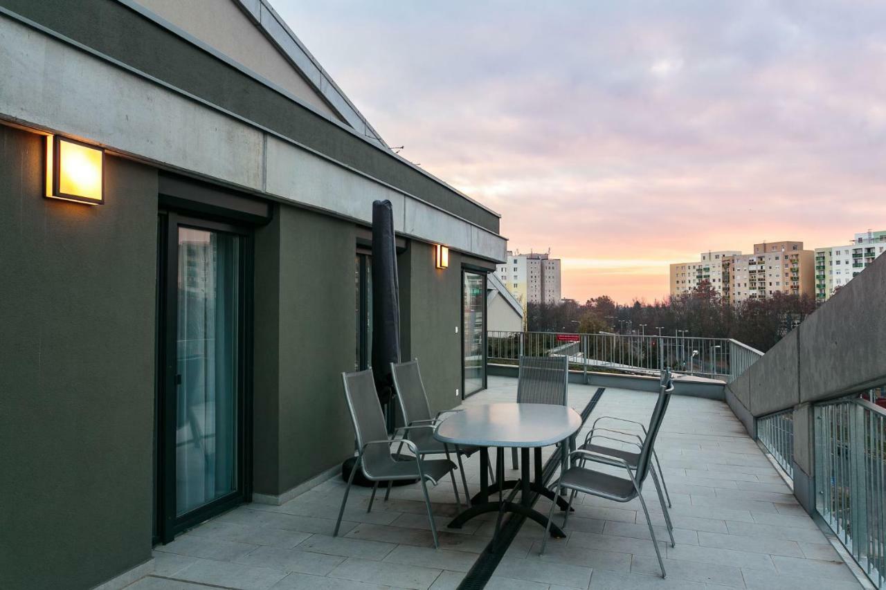Doczy Private Apartment Debrecen Bagian luar foto