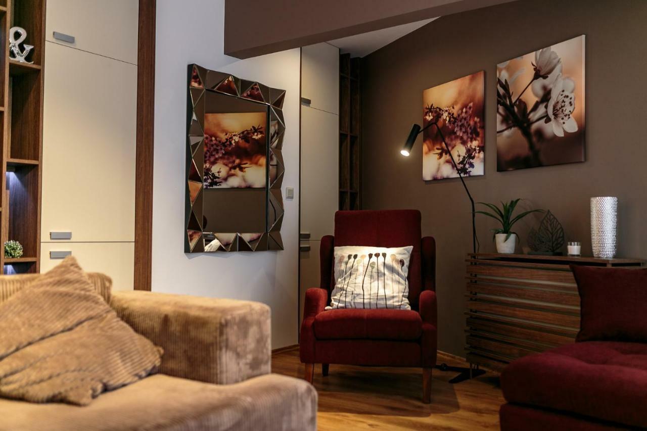 Doczy Private Apartment Debrecen Bagian luar foto