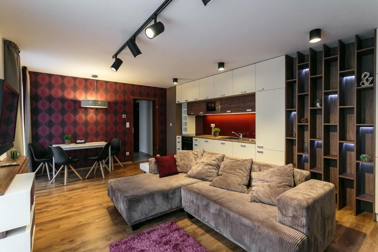 Doczy Private Apartment Debrecen Bagian luar foto